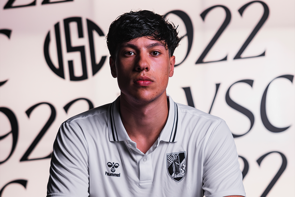 Luís Fernandes junta-se ao rol de laterais do plantel © Vitória SC